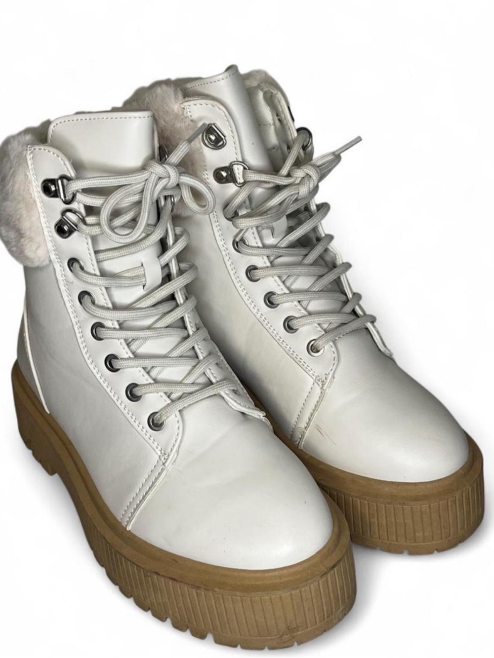 Qupid Staying Warm Faux Fur Trim Off-White Combat Booties Sz 7